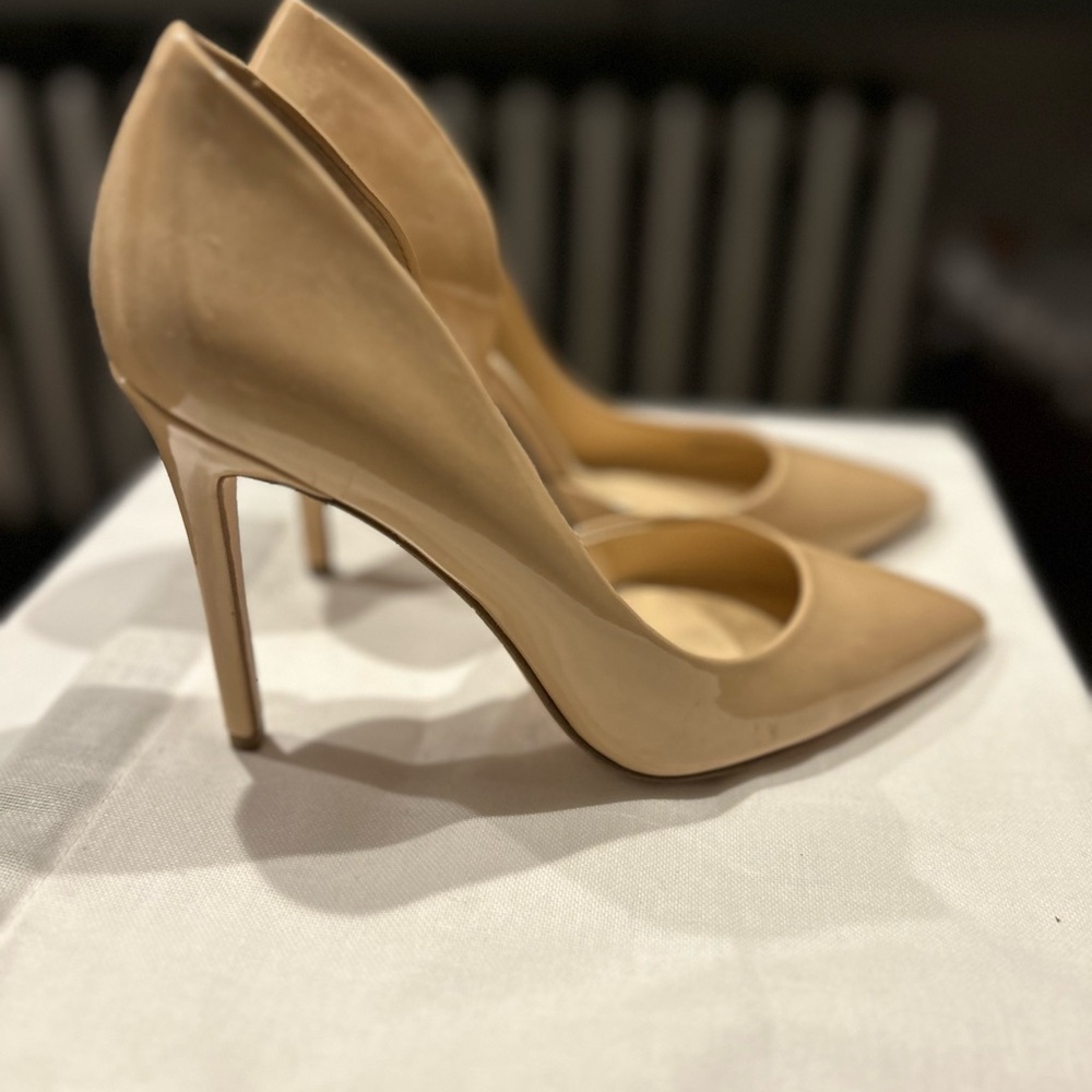 Jessica Simpson nude patent leather heels - EXCELLENT CONDITION